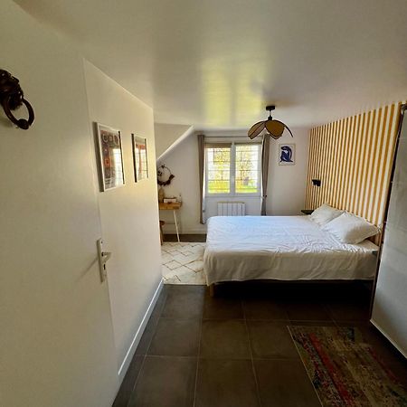 Chambre Dans Maison Meuliere Avec Jardin Chelles  Exterior foto
